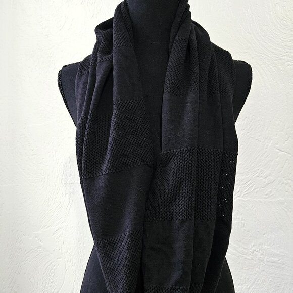 Lululemon Black Infinity Vinyasa Scarf - Picture 2 of 8